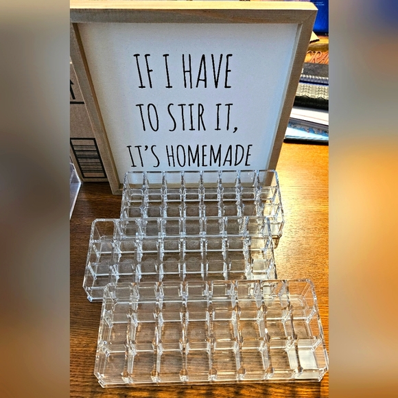 Plastic Acrylic Lipstick Holder Trays - Picture 1 of 7